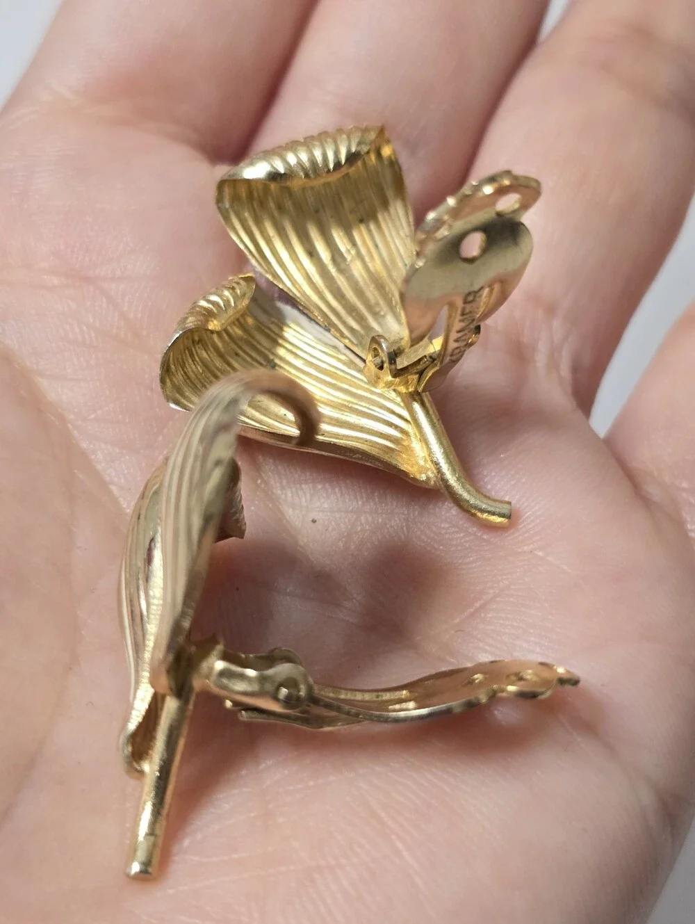 Vintagr Kramer Gold-Tone Leaf Clip-On Earrings